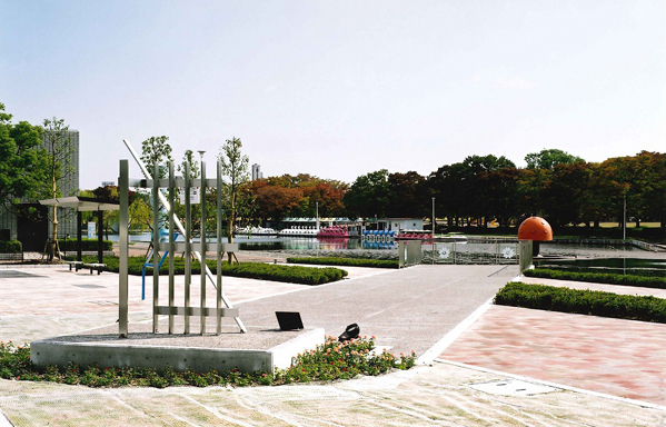 万博記念公園日本庭園前駐車場